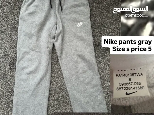 بنطلون نايك مريح جدا كاجول للنادي للطلعات لبس يومي مريح وحلو  مقاس s بس حجمه كبير بلبس m برضو