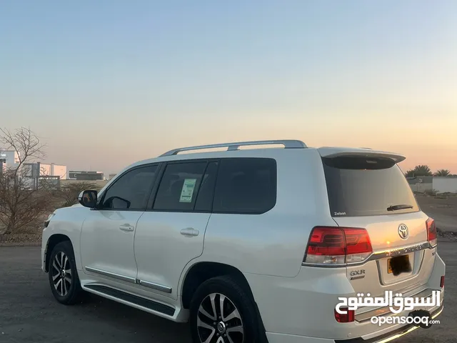 Used Toyota Land Cruiser in Muscat