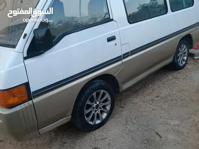 Used Mitsubishi Van in Zarqa