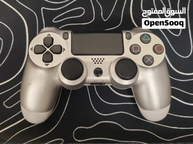 PS4 Controller Fully working, no stick drift, all buttons function perfectly. Clean and well maintai