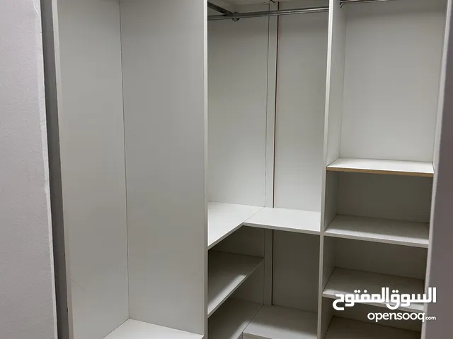 Rooms with toilets in Alkhwire 33 for lady