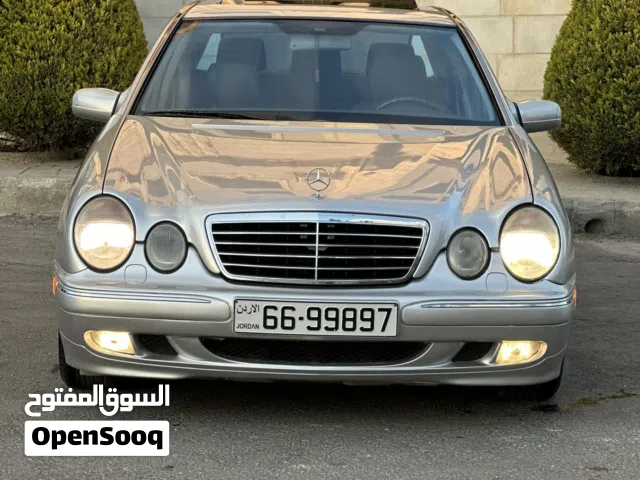 2002 مرسيدس بنز الفئة-E E 200