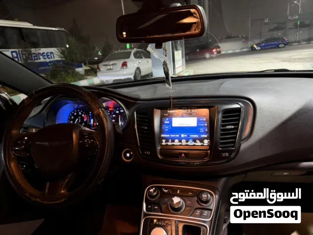 2015 كرايسلر 200 200C
