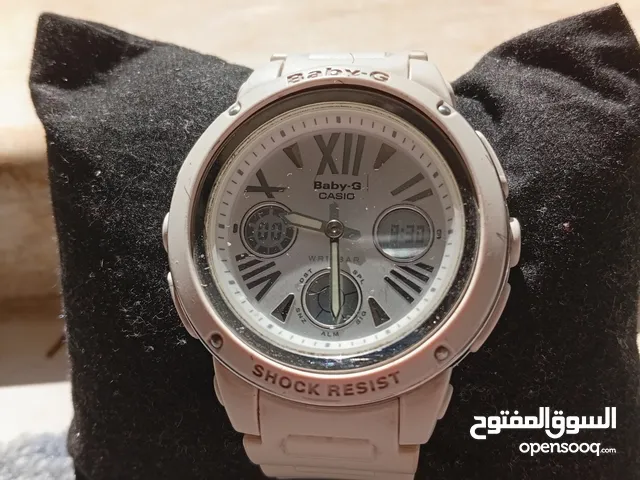 white G-Shock (baby-G) watch from Casio ساعه جي شوك ( بيبي جي) من كاسيو باللون الابيض