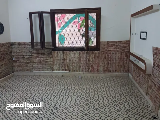 قيس بيت لايجار