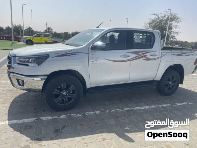 تويوتا هايلكس 2025