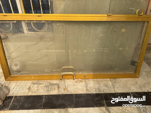 باب محل المنيوم بحاله جيده سعر 55 ورفوف بسعر ثاني متواجد وتساب