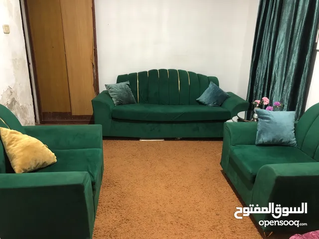 صالون للبيع