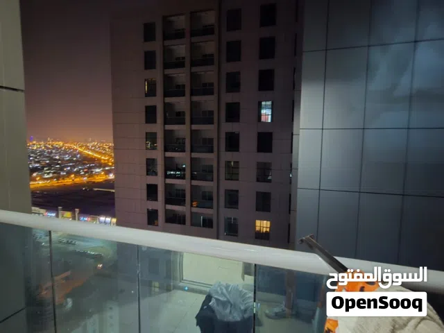 غرفة وصالة مفروشة بالكامل + باركينج مجاني في سيتي تاور  33 ألف فقط