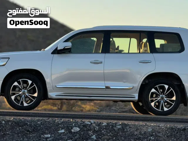 Used Toyota Land Cruiser in Muscat