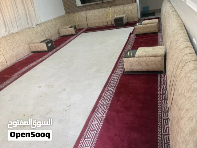 طقم ارضي نظيف