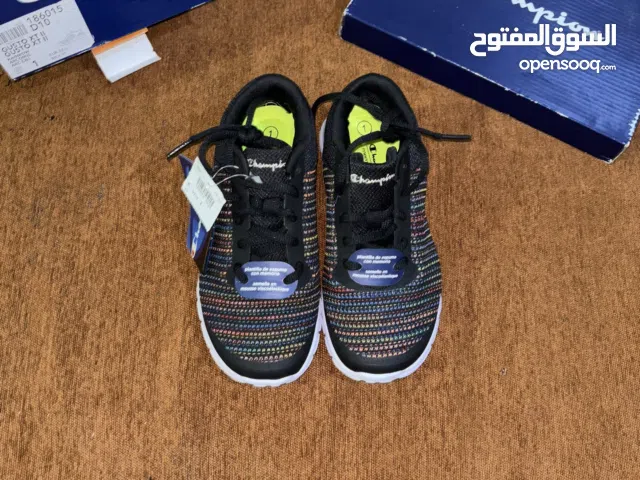 كوتشي سكيتشر جديد مقاس 32