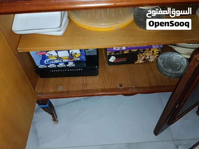 خشب زان اصلي عمره اكثر من 25 سنه وباقي علي حاله متين حاجه زمنيه اصيله كزيوني