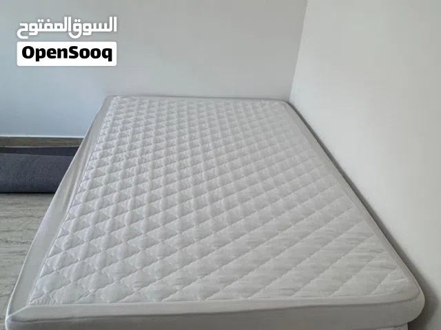 سرير مع مرتبة طبية جديدة