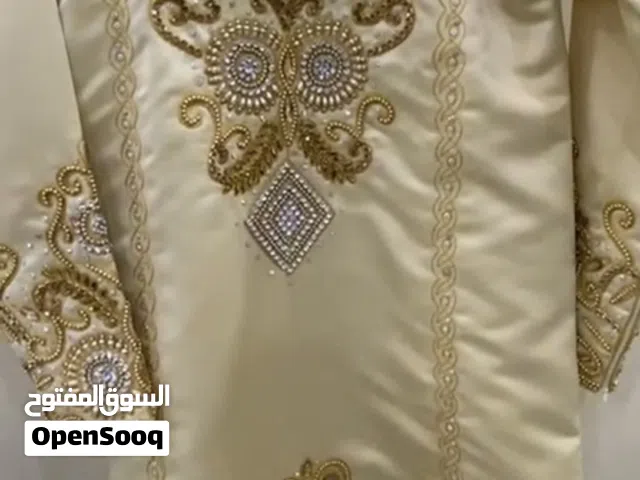لبسه عماني شك يد كامل جميله وجديده ( بانطلون & لبسه شك& لحاف & شال )
