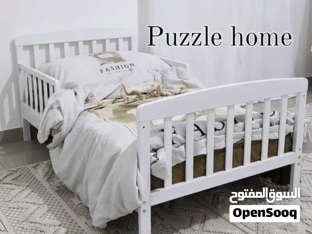 تخت اطفال قياس 130*75سم مناسب لحتى عمر 3 سنوات و نص امن جدا للاطفال بحالة جيدة جدا مع فرشة