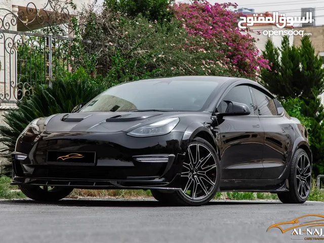 Tesla Model 3 2023 Standard plus السيارة مميزة جدا و قطعت مسافة 7,000 كيلو متر فقط فقط