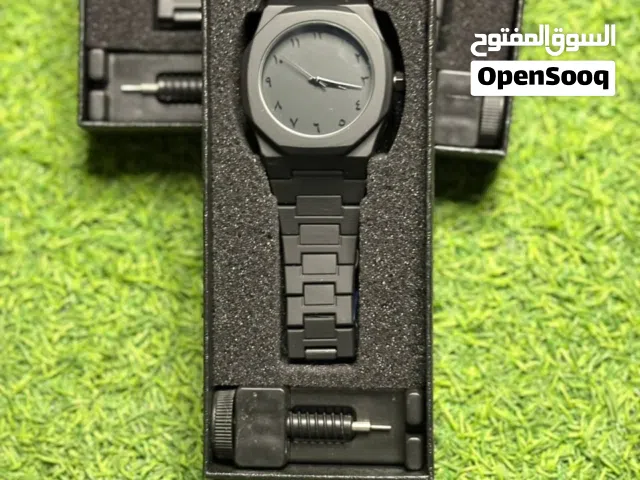 السلام عليكم ساعه كربون المقاومه للماء والخدوش بالباكو وعدت التنقيص وبطاريه زياده  كميه محدوده سارع