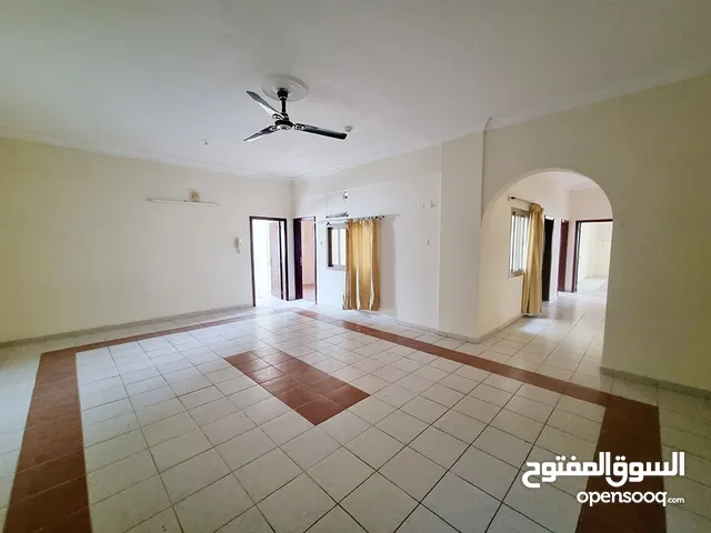 3BHK Apartment in Good Location With Balcony - Family