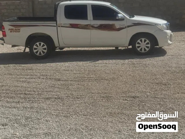 2014 تويوتا هيلوكس DLX