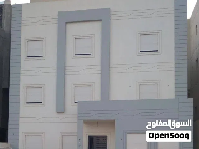 400 m2 More than 6 bedrooms Villa for Rent in Farwaniya West Abdullah Al-Mubarak