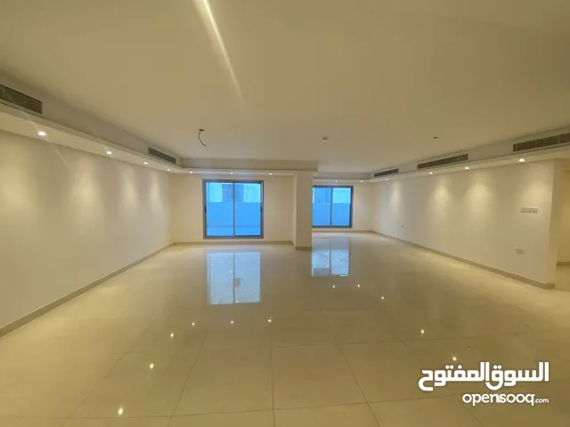 تملك حر للجميع الجنسيات / موقع مميز واستراتيجي شقة فخمة جداً نصف فرش / مسبح جيم وخدمات ومرافق مميزة.