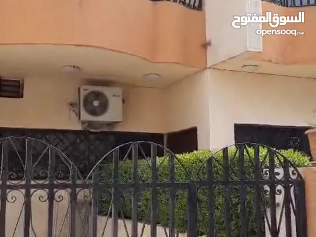 200 m2 2 Bedrooms Townhouse for Rent in Baghdad Mansour