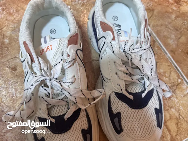 حذاء بلنسياگا مستخدم مرتين