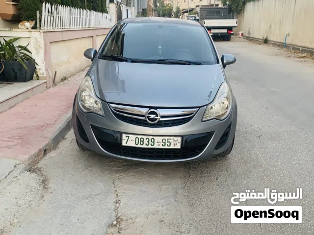 2014 أوبل كورسا Design