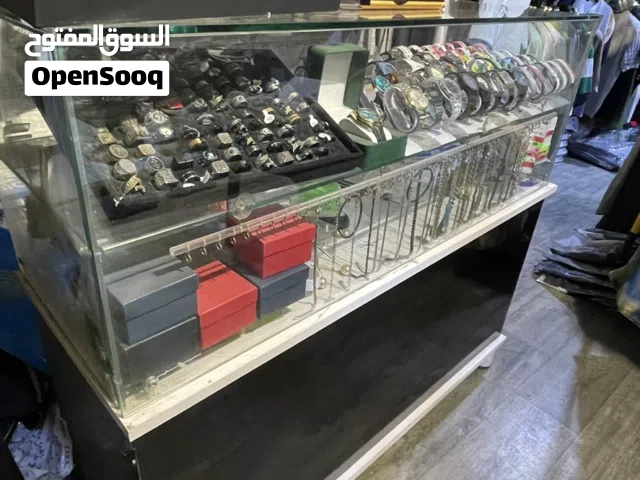 ميز جام عارضه زجاج للبيع النظافه 95٪