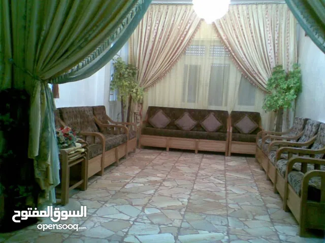 شقة للبيع داريا ساحة شريدي دخلة جامع العباس مقابل شاورما ابن الشام طابق ثاني مساحة 147متر طابو أخضر