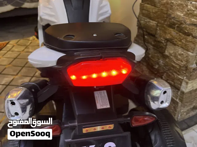 ماطور اطفال حجم كبير ابيض اللون