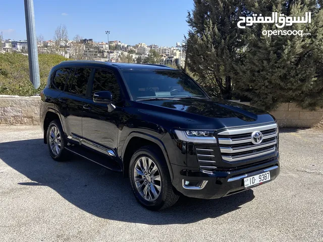 تويوتا لاند كروزر للايجار الأسبوعي