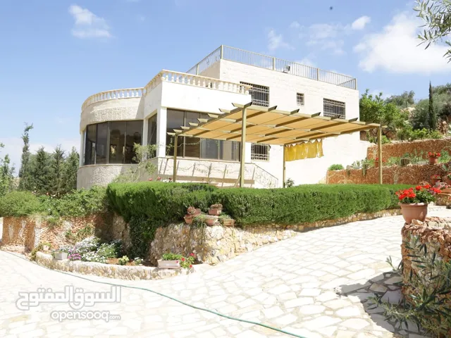 710m2 More than 6 bedrooms Villa for Sale in Amman Al Rawnaq