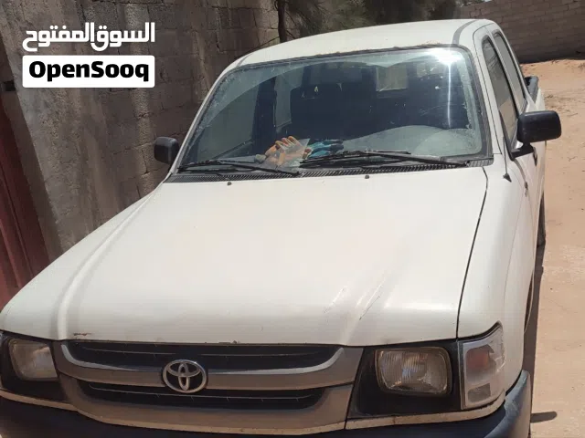 2004 Toyota Hilux Standard