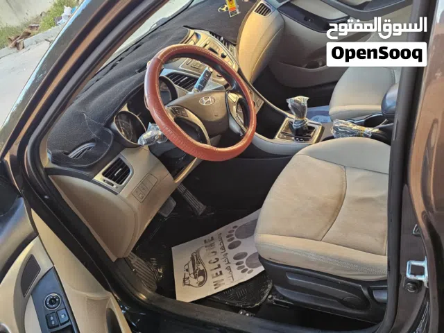 2015 هيونداي النترا Limited