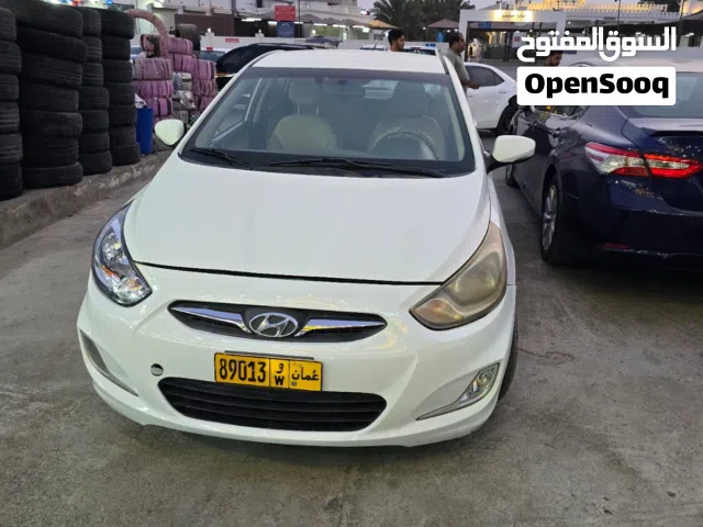 هيونداي اكسنت 2015 صالون / سيدان، لون أبيض، مستعملة بحالة ممتازة