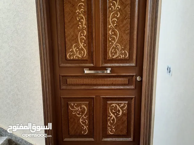 240 m2 4 Bedrooms Apartments for Sale in Tripoli Dam and Farez