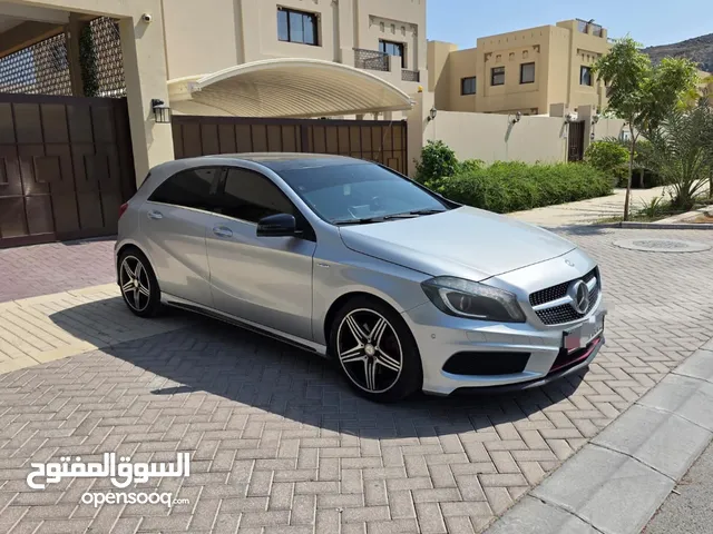 Dhs 23500/= 2015 Mercedes A250 Gcc Recaro Seats - Paddle Shifter - Panoramic Roof خليجي رقم واحد