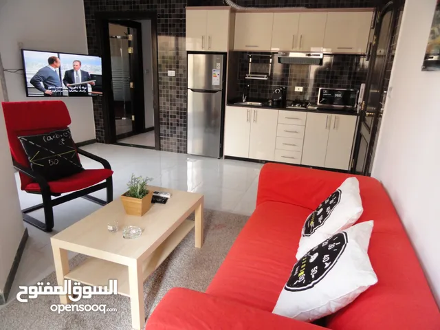 شقة غرفة نوم و صالة فخمه 63م للإيجار في اجمل أحياء دير غبار