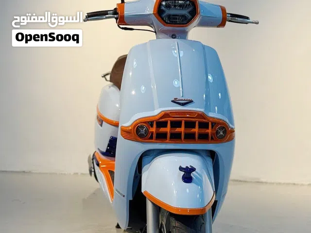 2024 Victoria 300cc motorcycle maxi scooter (ماكسي سكوتر)