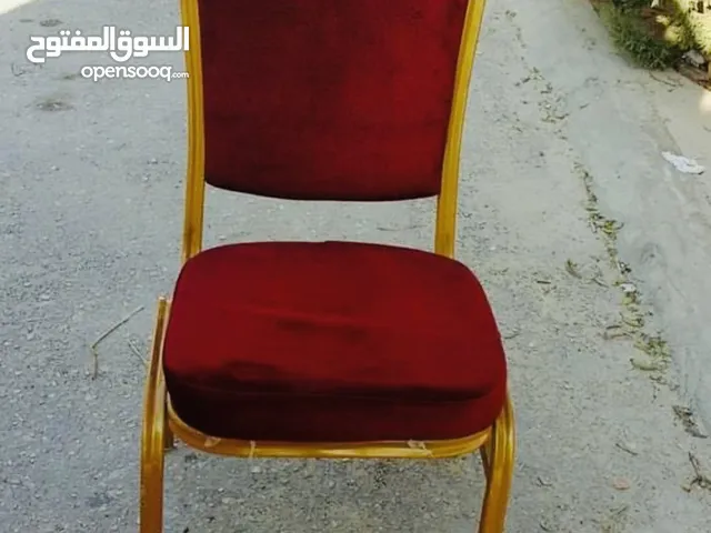 كرسي منجد حديد لون خمري بحاله جيده
