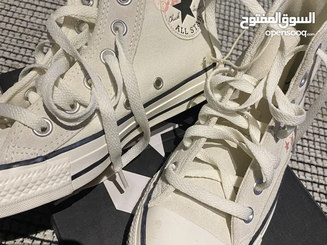 White Comfort Shoes in Al Riyadh