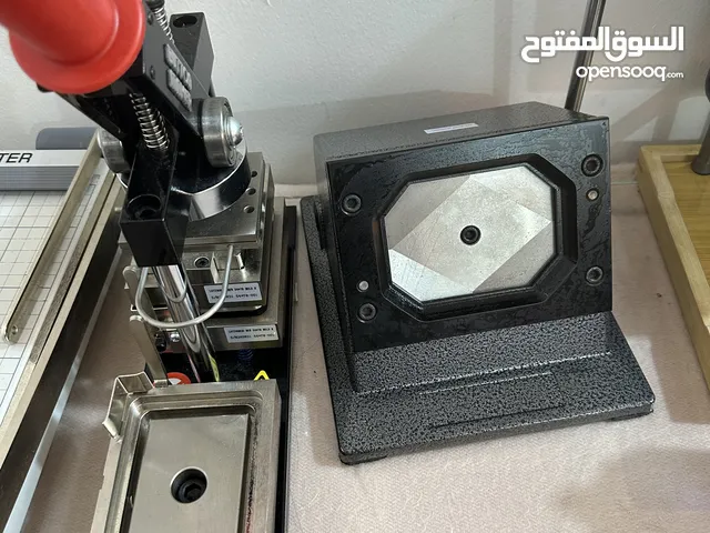 جهاز لتصنيع صور مغناطيسة معدنية