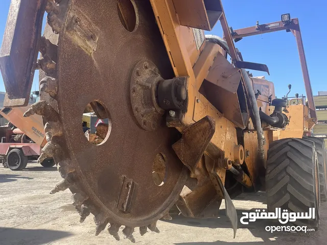 ترنشر case DH4B لحفر الكوابل