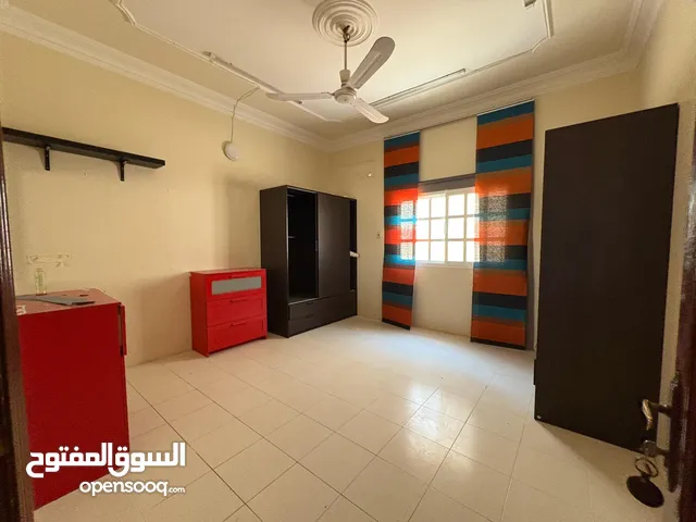 فيلا للإيجار في سند! موقع ممتاز...Villa for rent in Sanad! Prime location