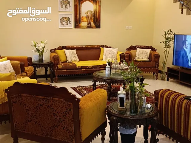 250m2 4 Bedrooms Townhouse for Sale in Muharraq Hidd