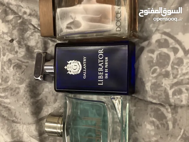 عطور مستعمل للبيع يوجد نسائي و رجالي جميع البراندات اصليه (ما بنختلف بالسعر)
