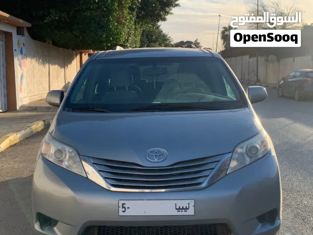 تويوتا سيينا 2016