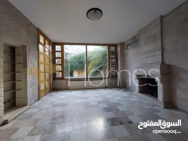 فيلا تجارية مؤجرة للبيع في عمان - الدوار الرابع - مساحة البناء 700م